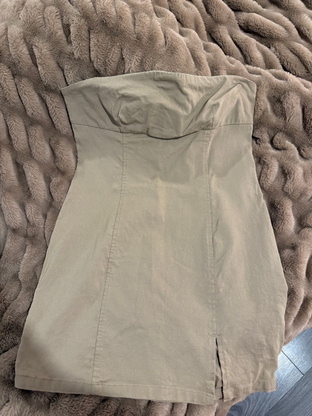 Kendall & Kylie - Strapless Tan Women’s Dress - Classic Tube Silhouette